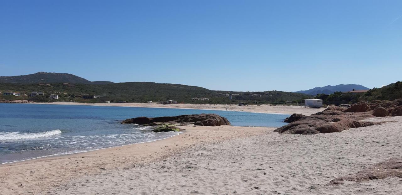 mare natura confort... il mio paradiso in Sardegna Isola Rossa Esterno foto